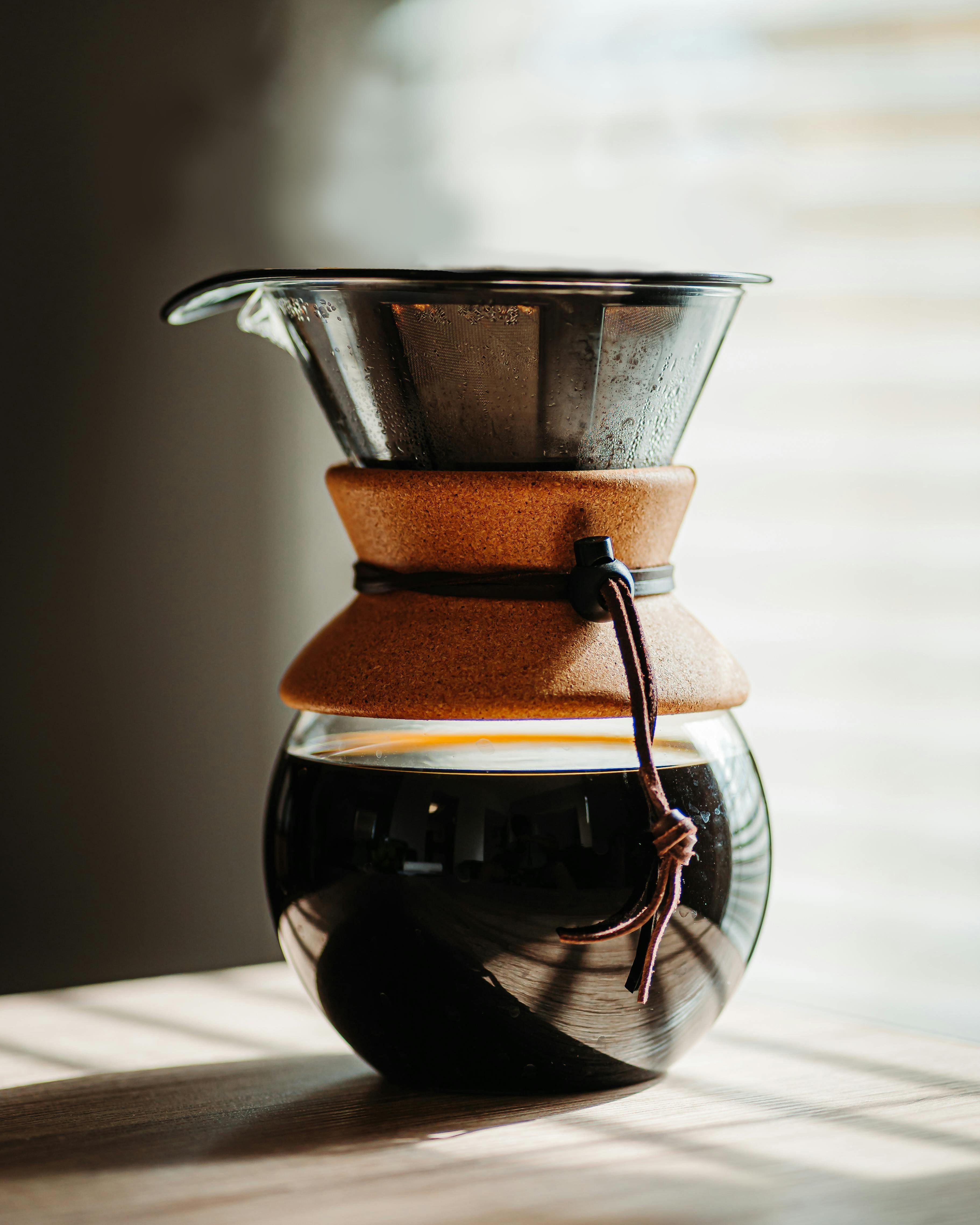 Pour over with metal mesh filter 